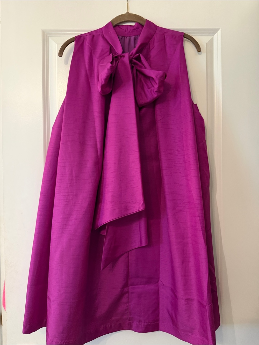 Women's Boutique Fate Beautiful Magenta Bow-Back A-Line Dress NWT med runs big